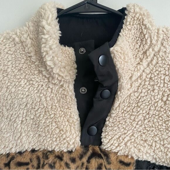 Rails Saga Leopard Print Teddy Quarter-Zip Pullover Jacket - Picture 3 of 8